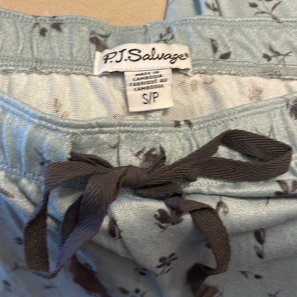 Floral Periwinkle Blue SUPER SOFT 🪻P.J. SALVAGE PAJAMA SET 💤 (S/P) - Picture 5 of 6